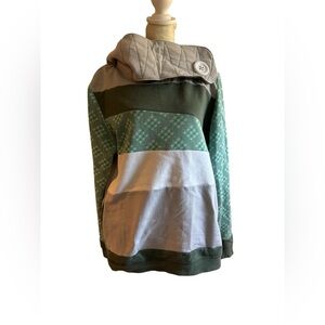 Handmade Green and Gray Minho Crafts Hoodie Size L